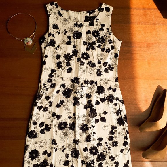 5 for 25 - Black and White Flower Dress - Picture 1 of 3